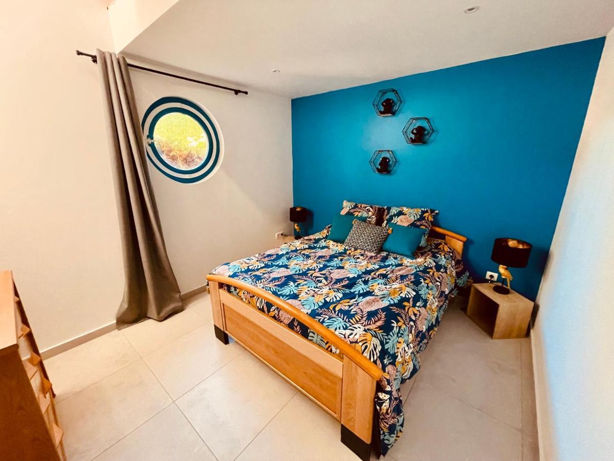 La Villa Perroquet Poncins Bagian luar foto