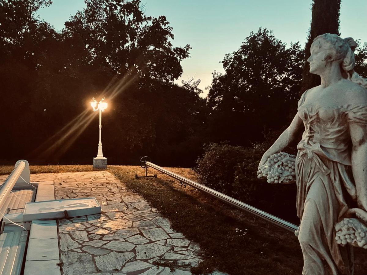 La Villa Perroquet Poncins Bagian luar foto